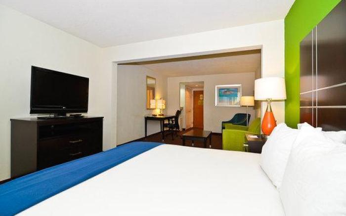 Holiday Inn Express Atlanta - Northeast I-85 - Clairmont Road By IHG
