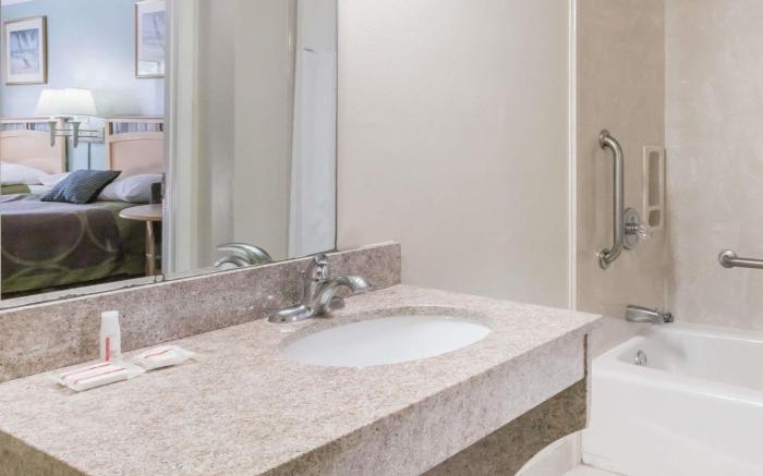 Super 8 By Wyndham Ft Walton Beach
