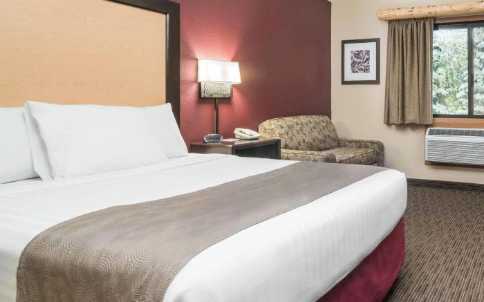 AmericInn by Wyndham Detroit Lakes
