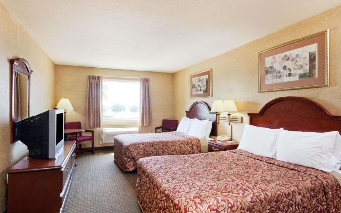 Days Inn & Suites by Wyndham Wynne