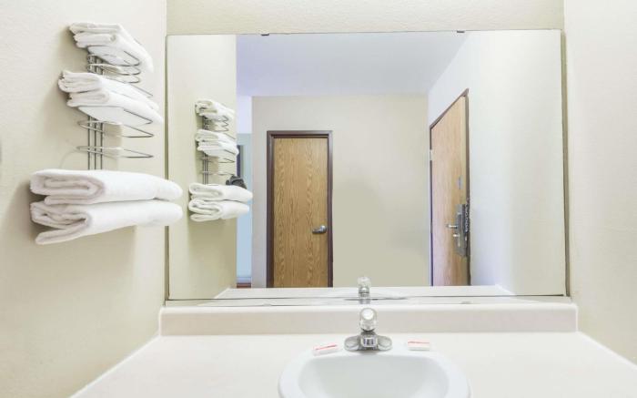 Super 8 by Wyndham Independence KS