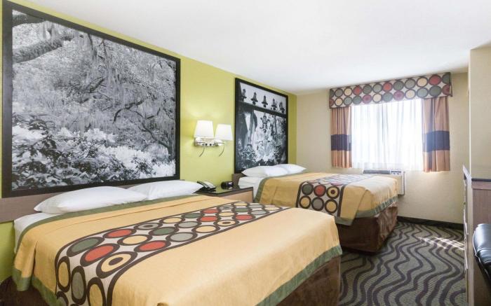 Super 8 By Wyndham Brunswick/St Simons Island Area