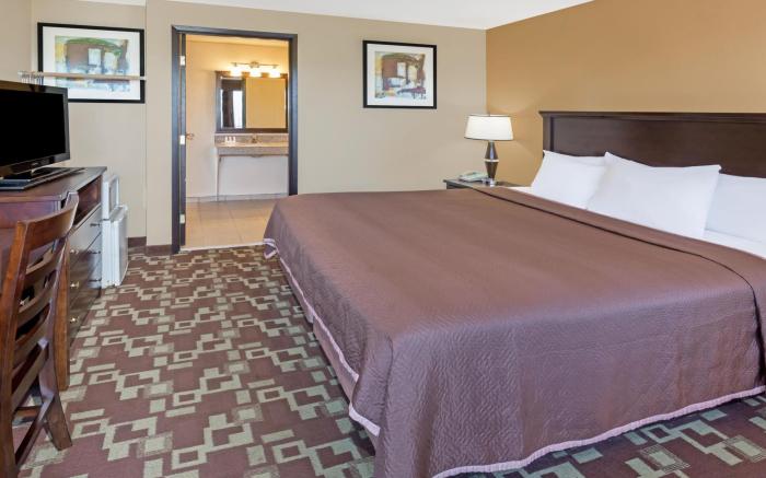 Travelodge by Wyndham Newport