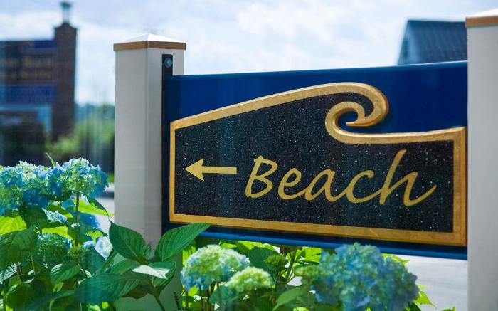 Newport Beach Hotel and  Suites