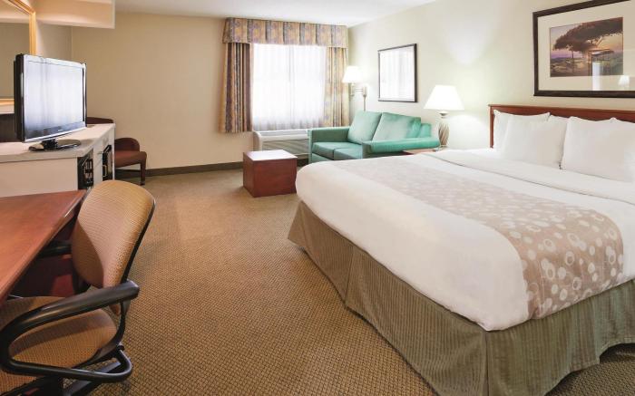 La Quinta Inn & Suites by Wyndham Appleton College Avenue