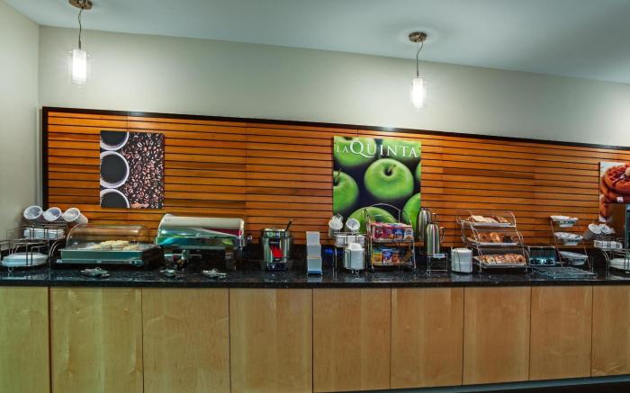 La Quinta Inn & Suites by Wyndham Starkville at MSU