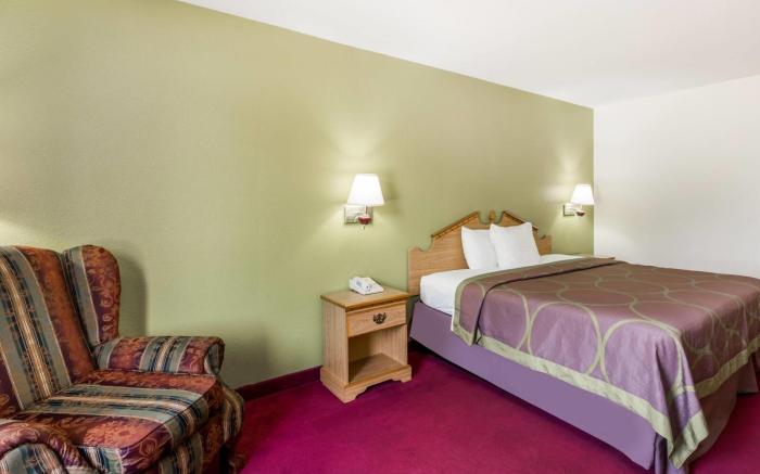 Super 8 By Wyndham Arkansas City Ks