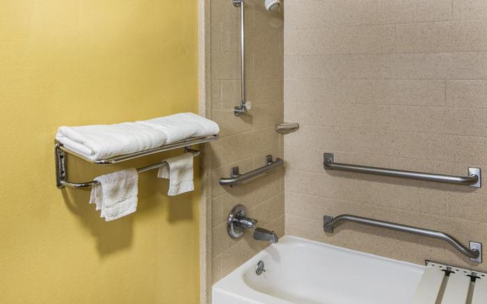 Days Inn by Wyndham Oak Grove/Ft. Campbell