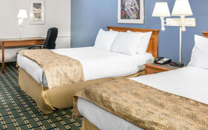 Days Inn by Wyndham Houston