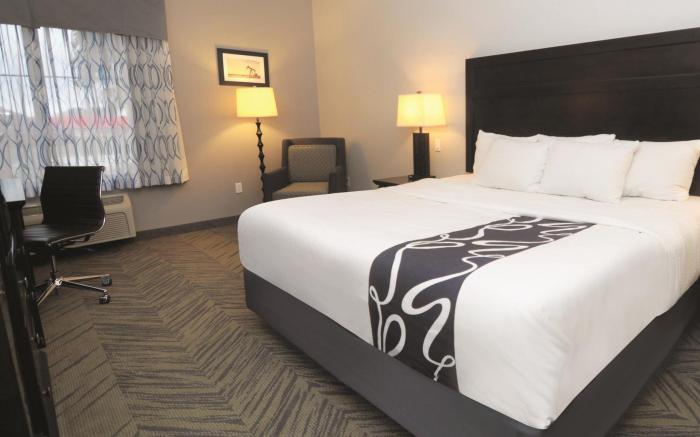 La Quinta Inn & Suites by Wyndham Brookshire