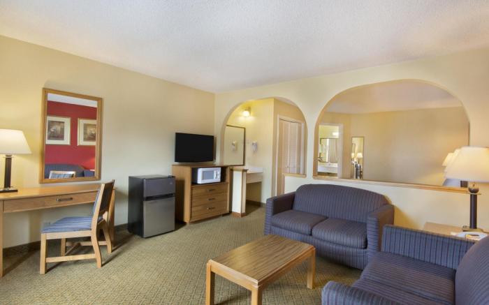 Super 8 By Wyndham Lancaster