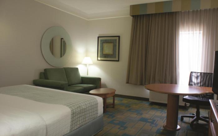 La Quinta Inn & Suites by Wyndham Austin Southwest