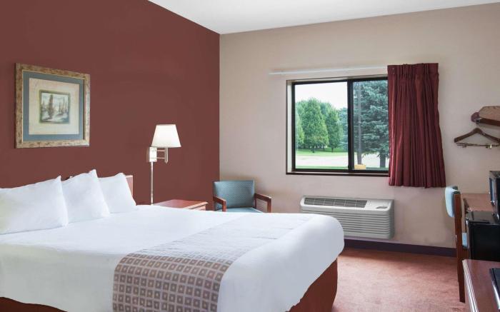 Super 8 By Wyndham Mason City