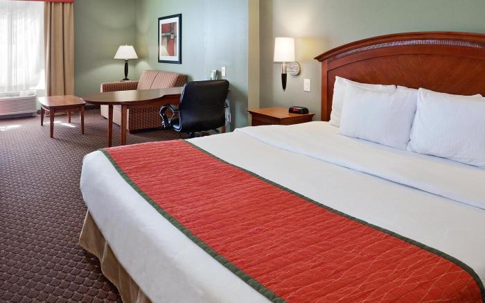 La Quinta Inn & Suites by Wyndham Olathe
