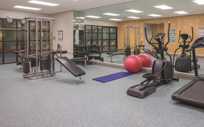 La Quinta Inn and Suites by Wyndham Secaucus Meadowlands
