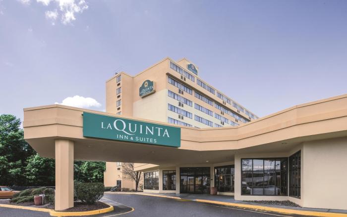 La Quinta Inn and Suites by Wyndham Secaucus Meadowlands