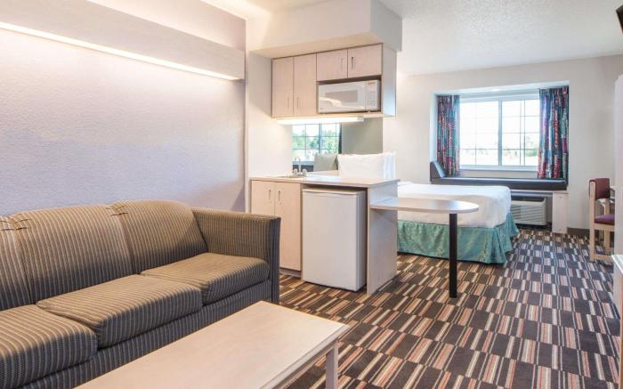 Microtel Inn & Suites by Wyndham Claremore