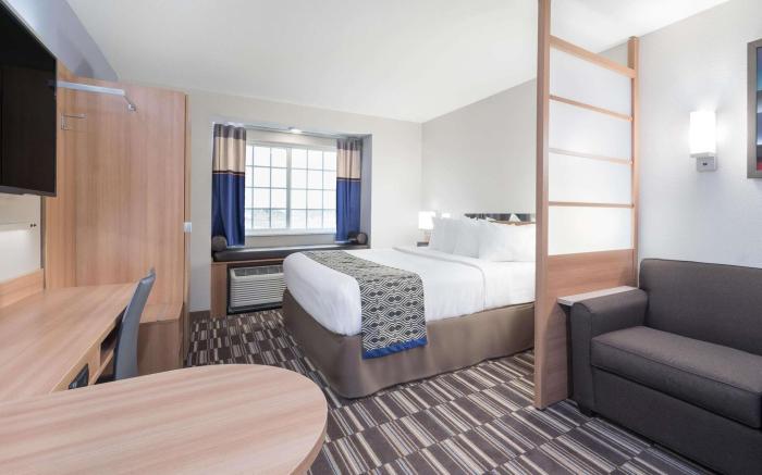 Microtel Inn & Suites by Wyndham Moorhead Fargo Area