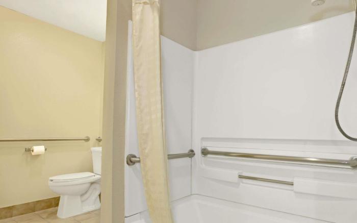 Quality Inn & Suites North Mesquite I-30