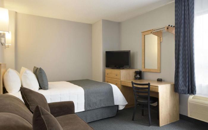 Travelodge by Wyndham Montreal Centre