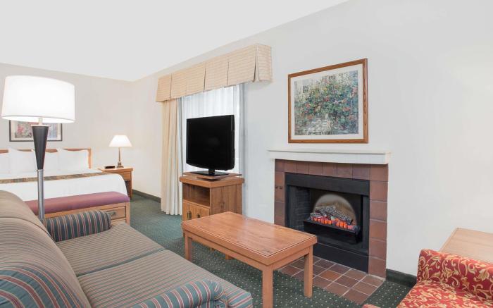 Hawthorn Extended Stay by Wyndham Green Bay