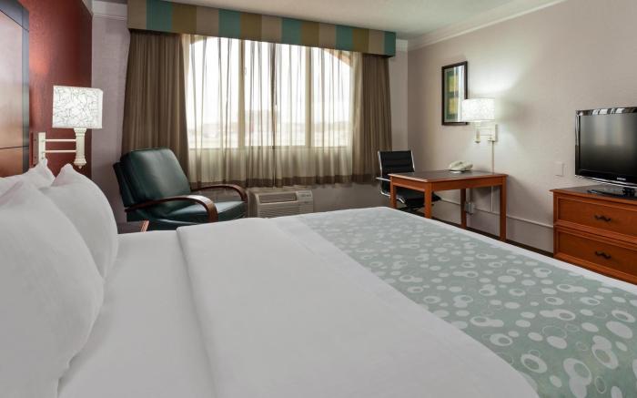 La Quinta Inn & Suites by Wyndham Seattle Sea-Tac Airport
