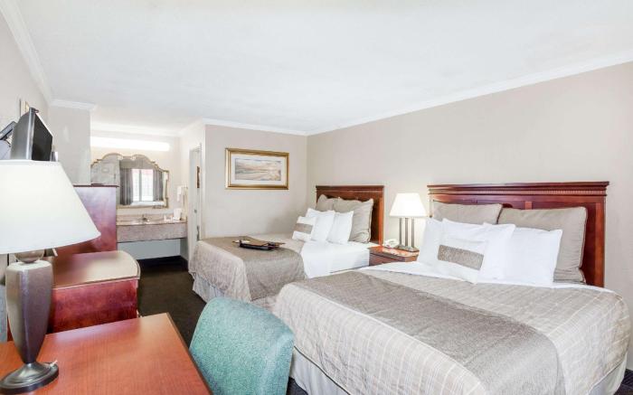 Days Inn by Wyndham Destin