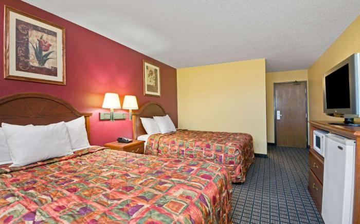 Days Inn by Wyndham Torrington