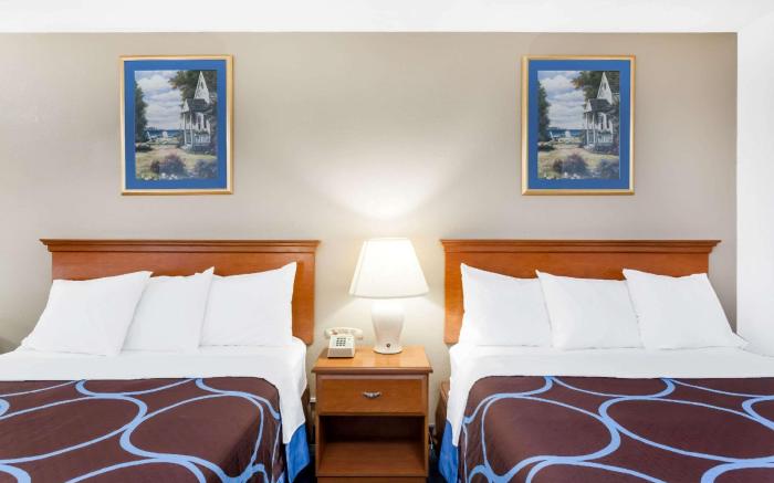 Super 8 By Wyndham Montgomery Maybrook