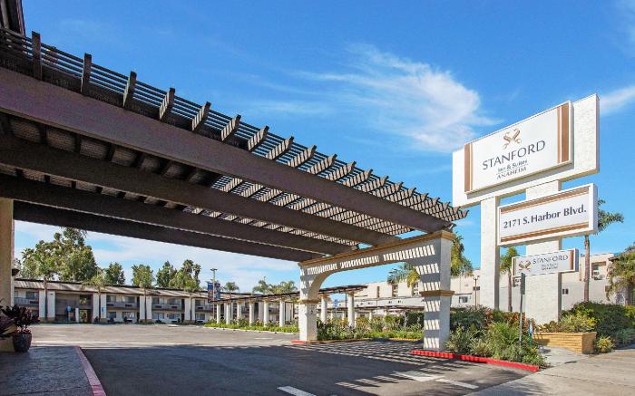 Stanford Inn & Suites Anaheim