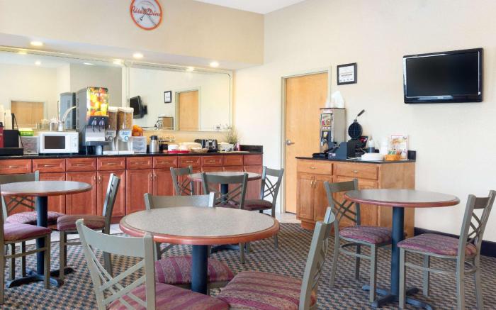 Sleep Inn & Suites
