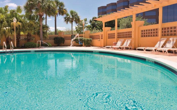 La Quinta Inn & Suites by Wyndham Jacksonville Butler Blvd