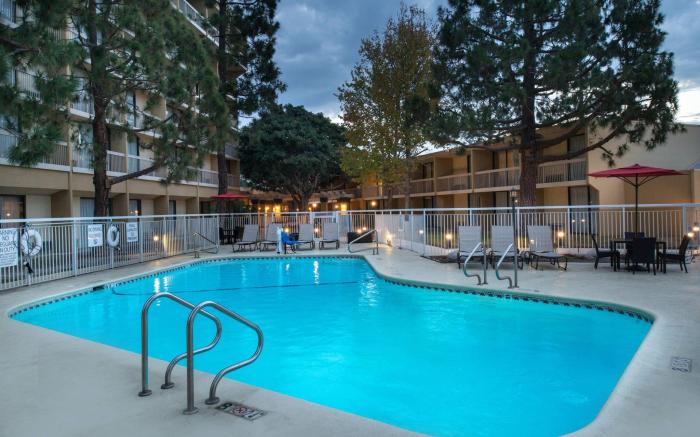 Holiday Inn Oxnard - Ventura by IHG