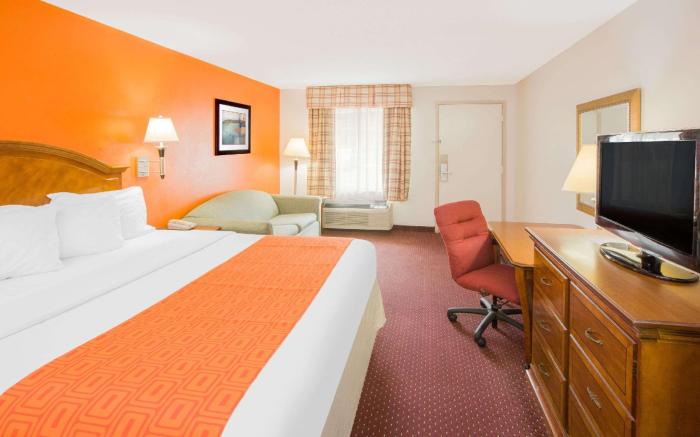 Howard Johnson by Wyndham Dothan