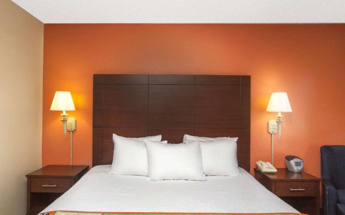 Days Inn by Wyndham Fremont