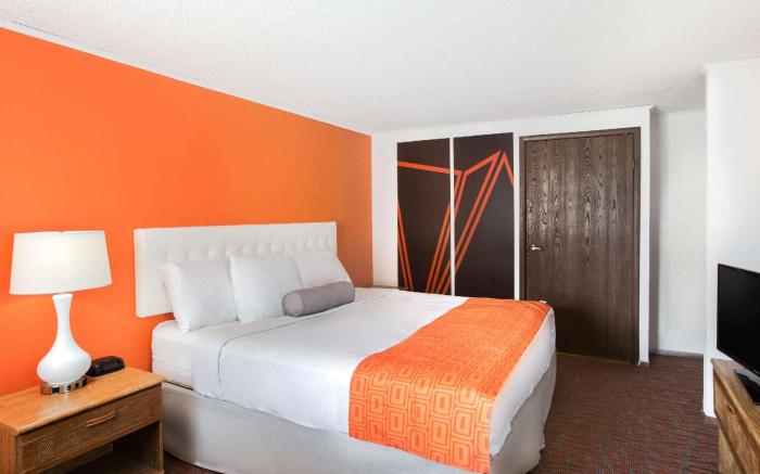 Howard Johnson by Wyndham Wilmington