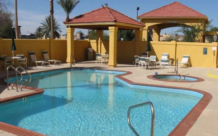 La Quinta Inn & Suites by Wyndham Phoenix I-10 West