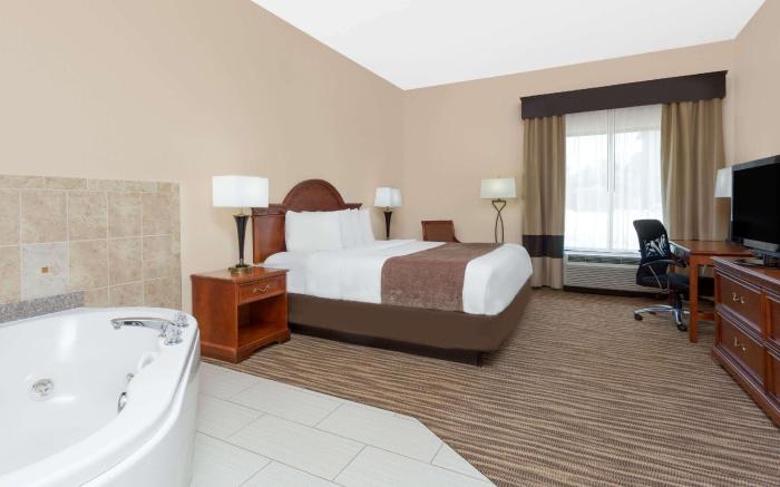 Baymont by Wyndham Augusta Riverwatch