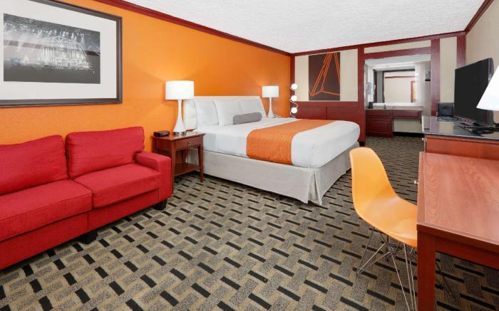 Howard Johnson by Wyndham San Marcos