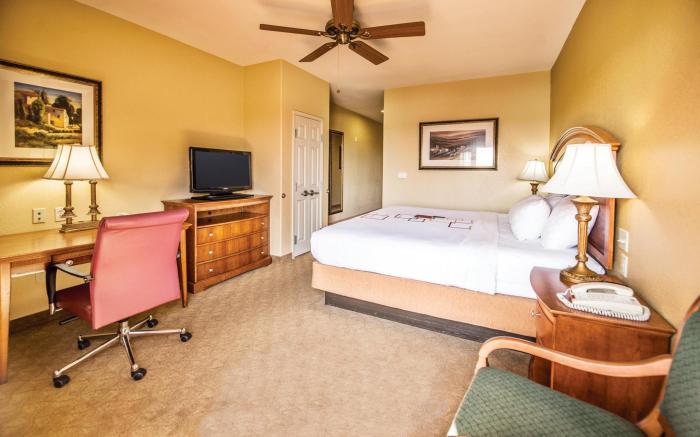 La Quinta Inn & Suites by Wyndham Marble Falls