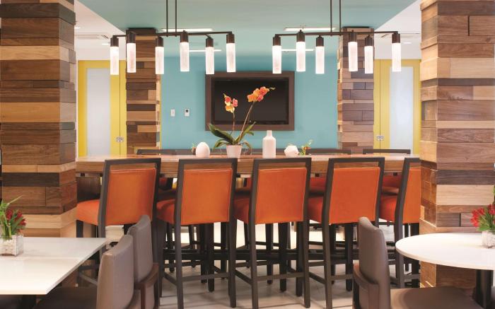 La Quinta Inn & Suites by Wyndham Atlanta Airport North