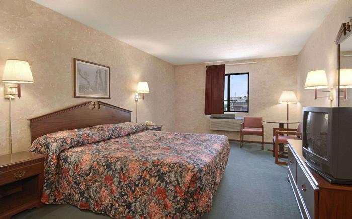Days Inn by Wyndham Salina I-70