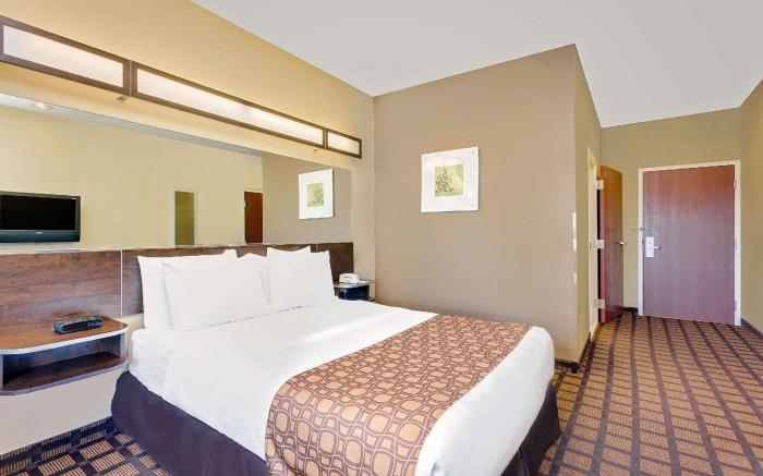 Microtel by Wyndham Perry National Fairground Area I-75