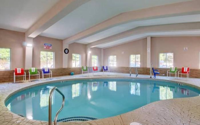 Plymouth Bay Inn and Suite