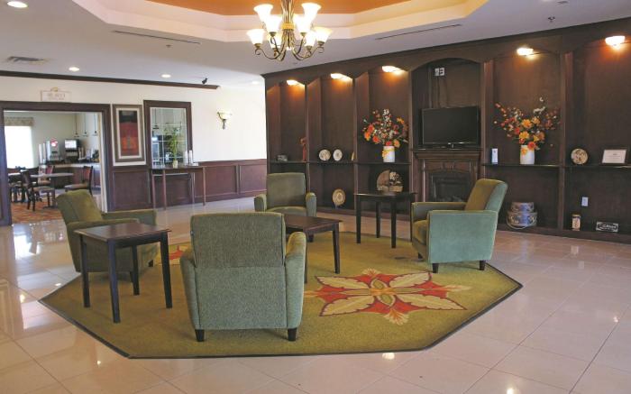 La Quinta Inn & Suites by Wyndham Columbus TX
