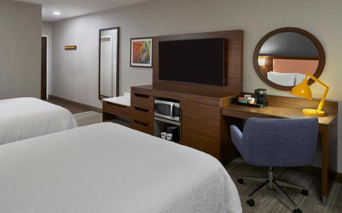 Hampton Inn and Suites Montreal Dorval