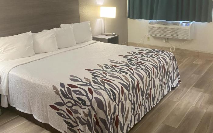 Red Roof Inn Queensbury