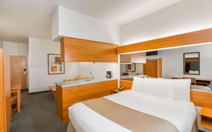 Microtel Inn & Suites by Wyndham Gulf Shores