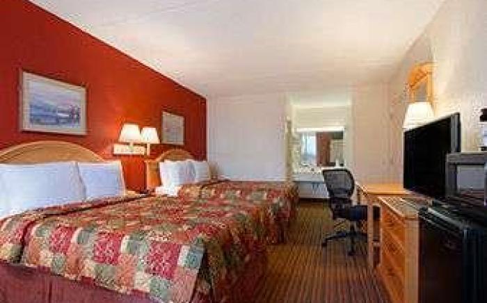 Days Inn by Wyndham Seneca