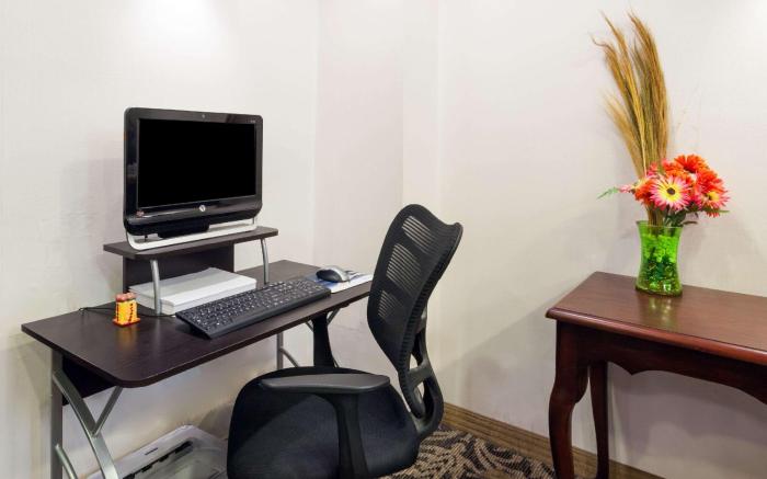 Days Inn by Wyndham Seatac Airport